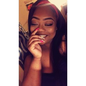 Meet your Posher, Simone